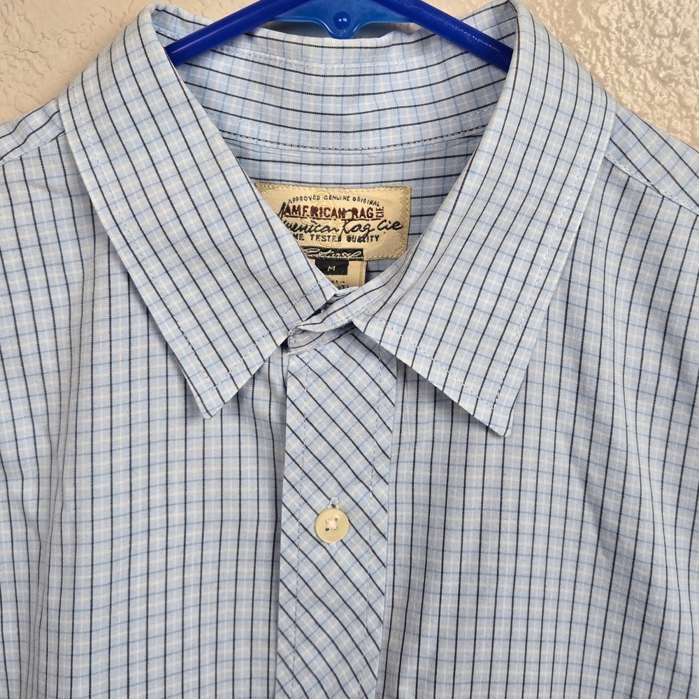 American Ragβ Short Sleeve Button Up Shirt Mens Medium Blue Plaid Casual
